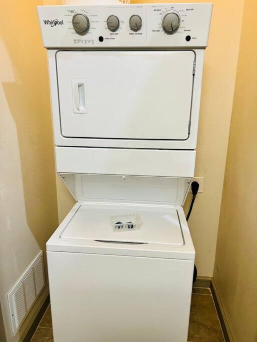 Apto 1 Bed - Kitchen - Free Parking Apartment Houston Ngoại thất bức ảnh