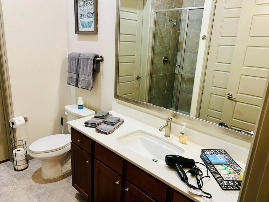 Apto 1 Bed - Kitchen - Free Parking Apartment Houston Ngoại thất bức ảnh